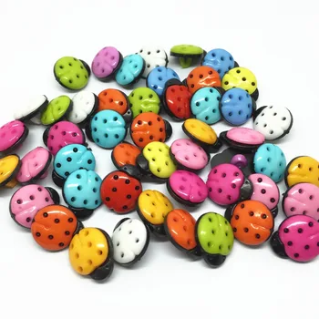 100 kozarcev Plastičnih Mešani Ladybugs Gumbi Fant je Šivanje Obrti Fancy Risanka Kolenom Ladybirds Gumb Za Scrapbooking