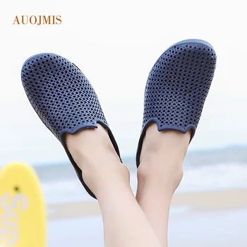 AUOJMIS poletje moda luknjo čevlji moški copat plaži čevlji 2019 nov trend zunaj nošenje pol copate baotou prostem sandali